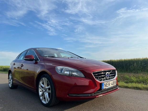 Volvo V40 2.0 D [D3] Momentum Navi.Radar.Tempomat.Panorama